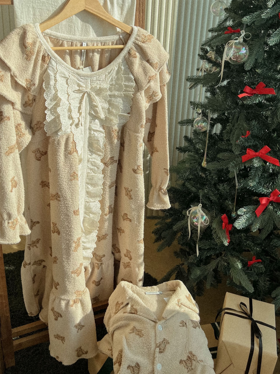 캐즈 겨울 홈웨어 커플 포근 양털 베어 수면잠옷 남녀공용 원피스 잠옷 파자마 코디세트